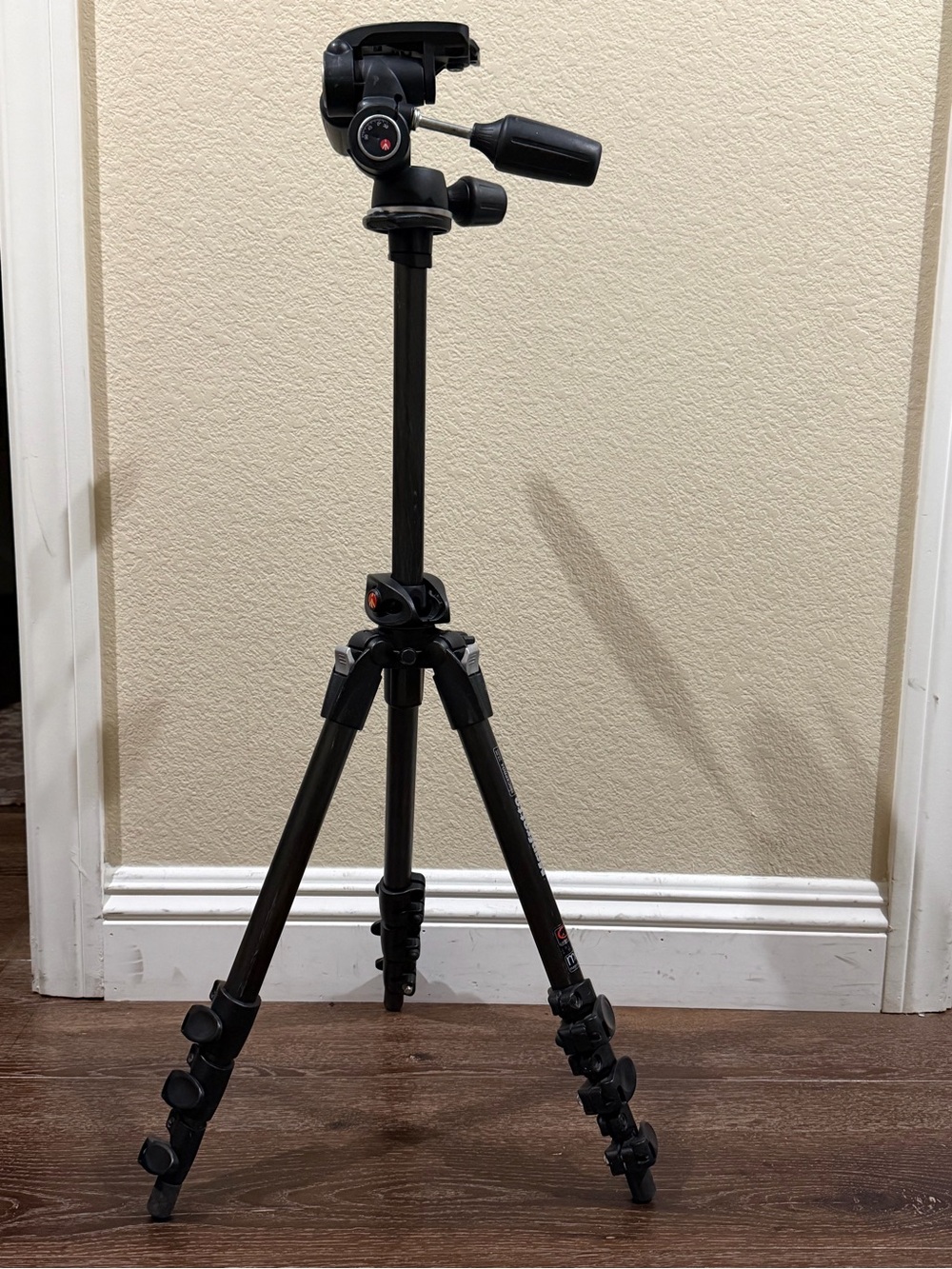 Manfrotto 190CXPRO4 tripods made in Italy magnesium carbon fiber - Picture 2 of 9